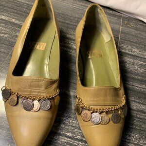 Coin Shoes -Savvy from Spain Olive Green Leather size 7 1/2 B One of a kind